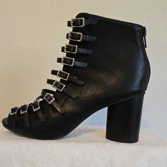 Jeffrey Campbell "Houdini-2" Black Buckle Mid Ankle Sandal. Size 7.5M - Picture 14 of 16
